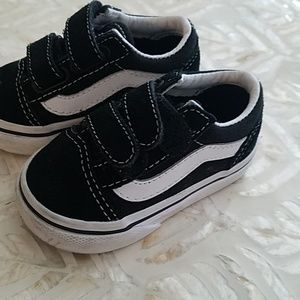 Black toddler vans
